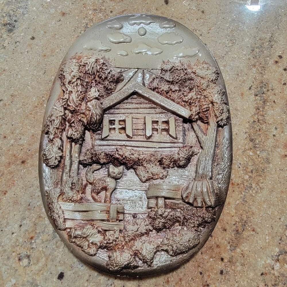 Beautiful Vintage 3D Art Collectors Wall Plate Plaque Decor Cat Cabin‎ Woods